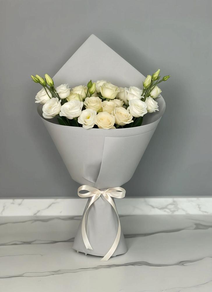 Букет цветов из: Розы и Лизиантусы в Алексине