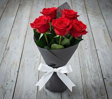 Букет 5 Красных роз Эдлесс Лав в Алексине