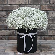 Композиция коробка гипсофил в Алексине Цветочная композиция из Гипсофила в шляпной коробке в Алексине