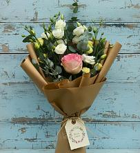Букет нежный привет в Алексине Букет цветов из:  Розы и Лизиантусы в Алексине