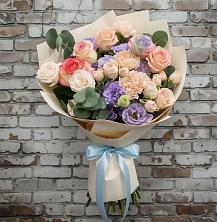 Букет Феерия в Алексине Букет цветов из:  Розы, Лизиантусы и Гвоздики в Алексине